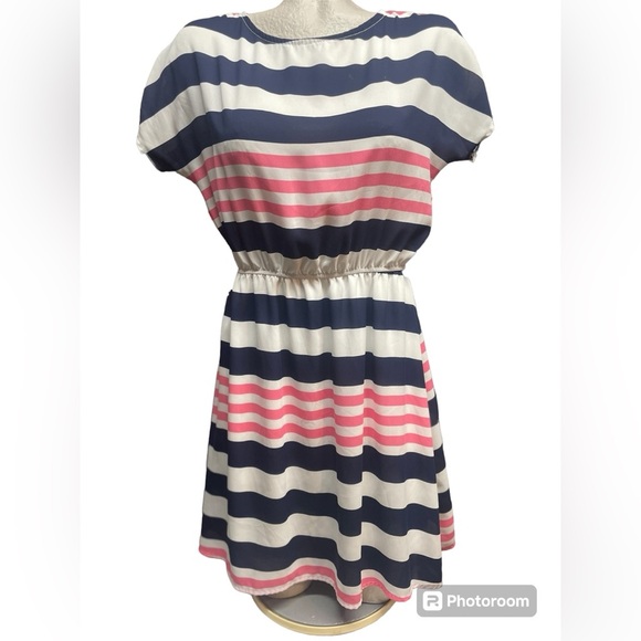 Pink Lily Pink & Blue striped dress, size M - Picture 3 of 5